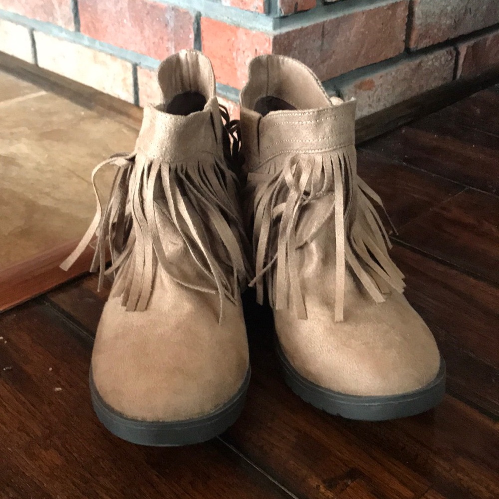 Brown girls size 5 heels